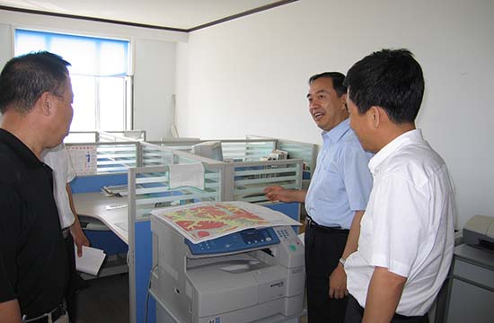 1586315785869165.jpg 于书记视察吉林总队信息中心.jpg