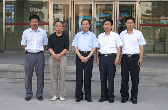 1586315749295783.jpg 于书记和总队班子成员合影.jpg